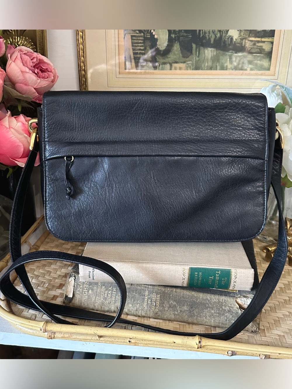 Vintage Partners Black Genuine leather crossbody bag, 90’s